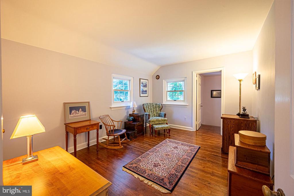 305 Beatty Rd