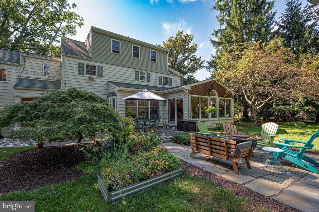 305 Beatty Rd