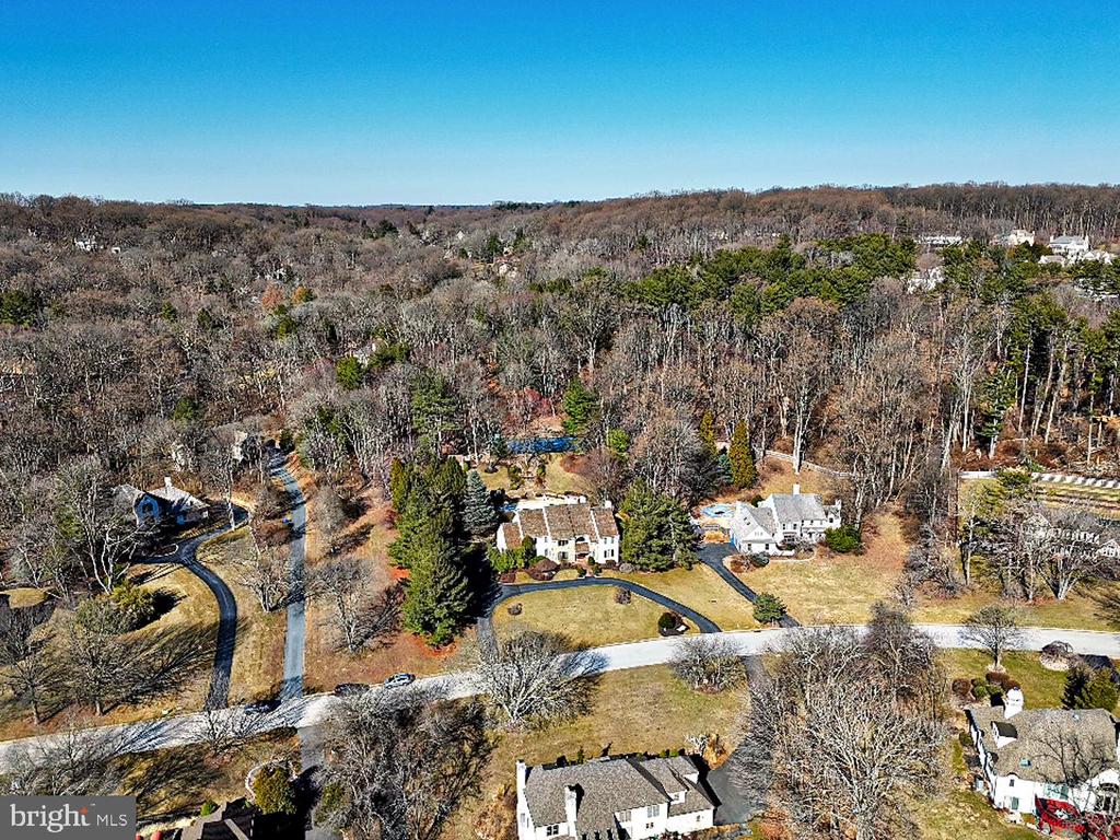657 N Heilbron Dr
