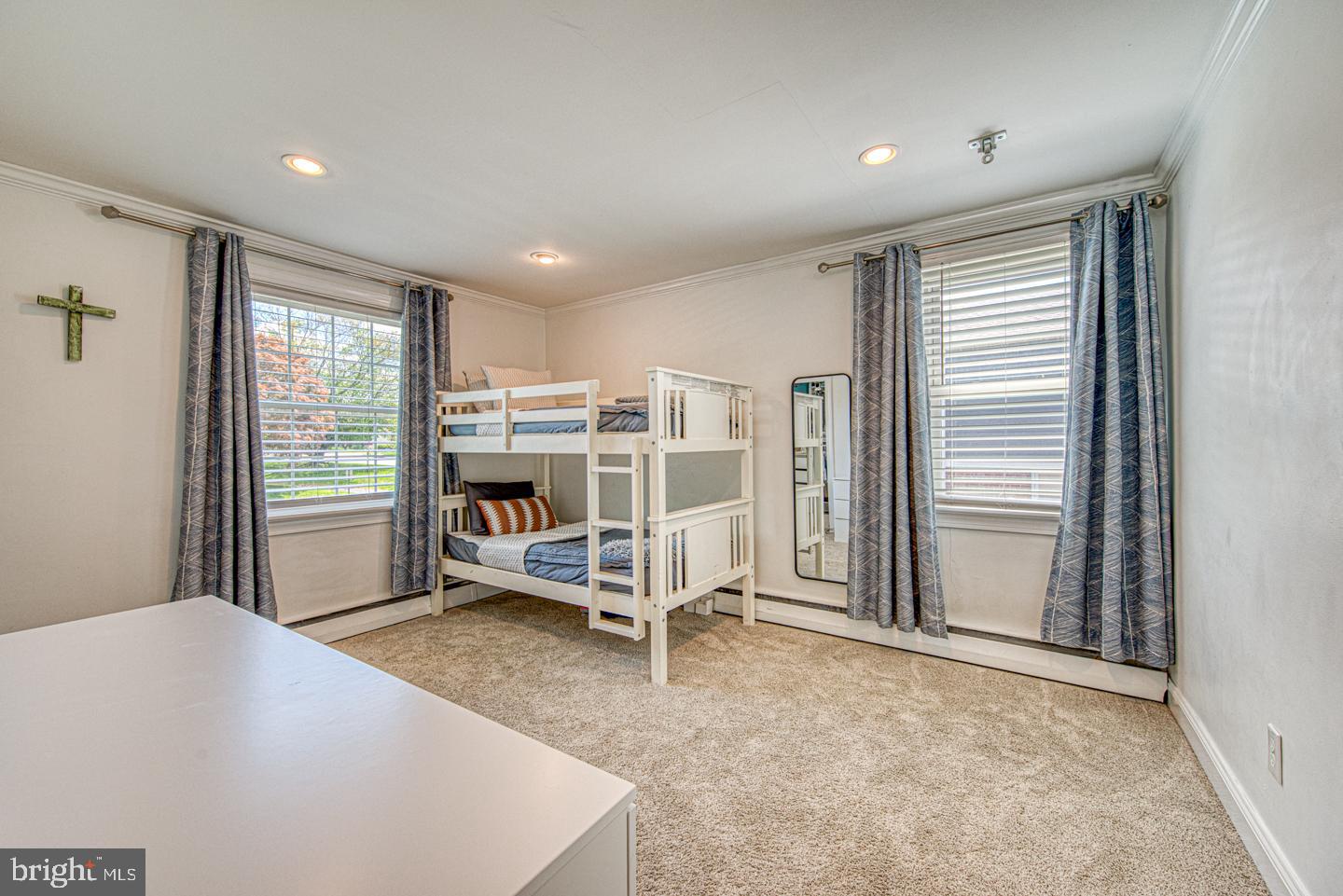 742 Elgin Rd