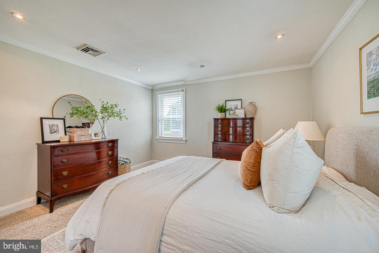 742 Elgin Rd
