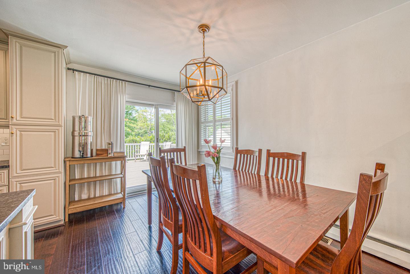 742 Elgin Rd