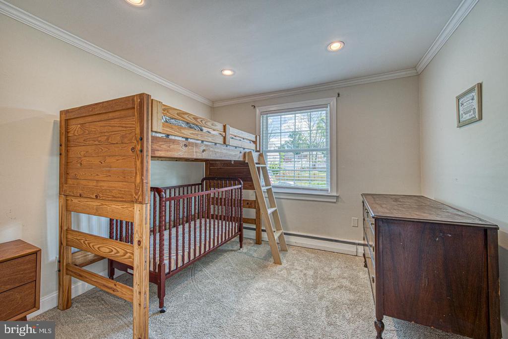 742 Elgin Rd