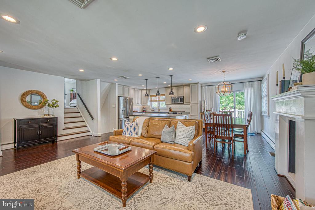 742 Elgin Rd