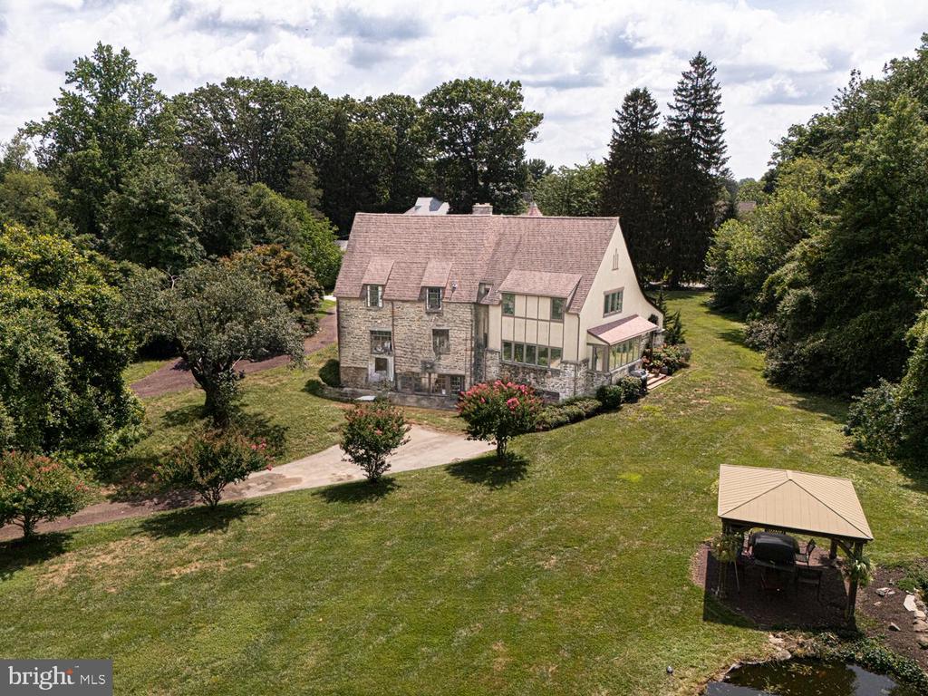 213 HIGHLAND AVENUE