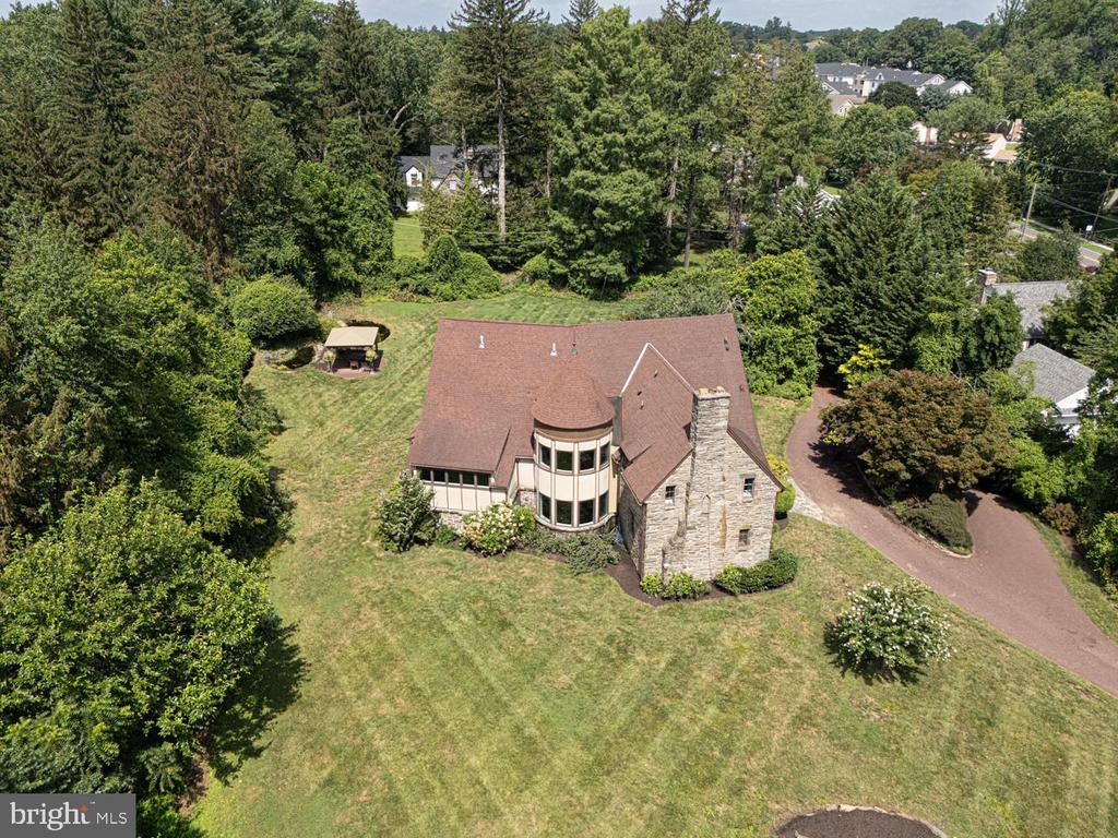 213 HIGHLAND AVENUE