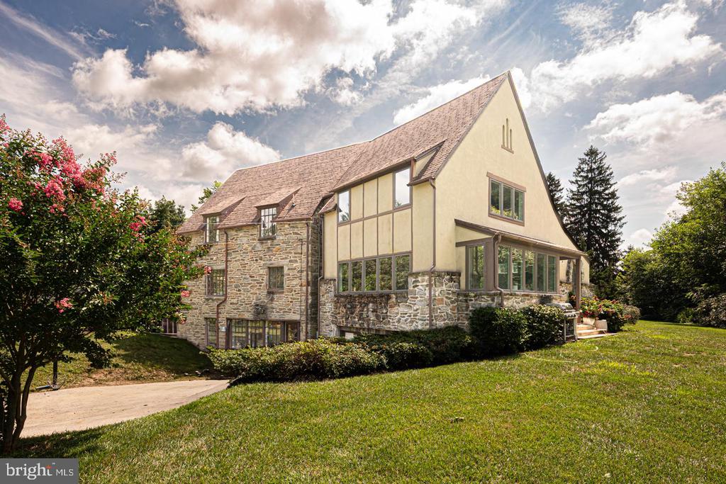213 HIGHLAND AVENUE