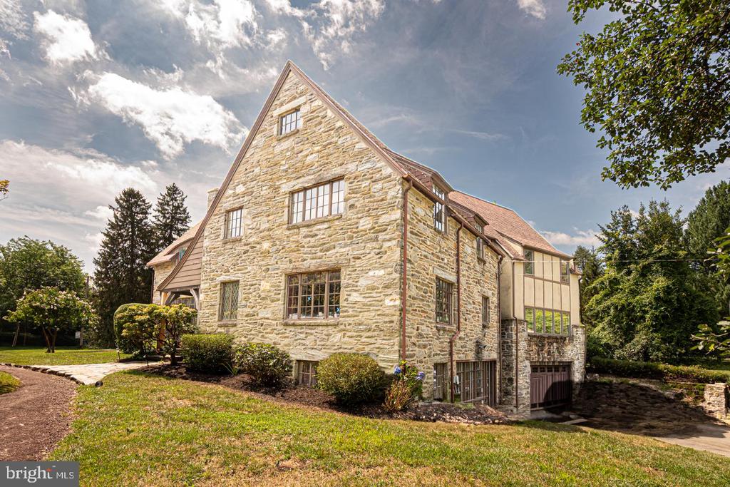 213 HIGHLAND AVENUE