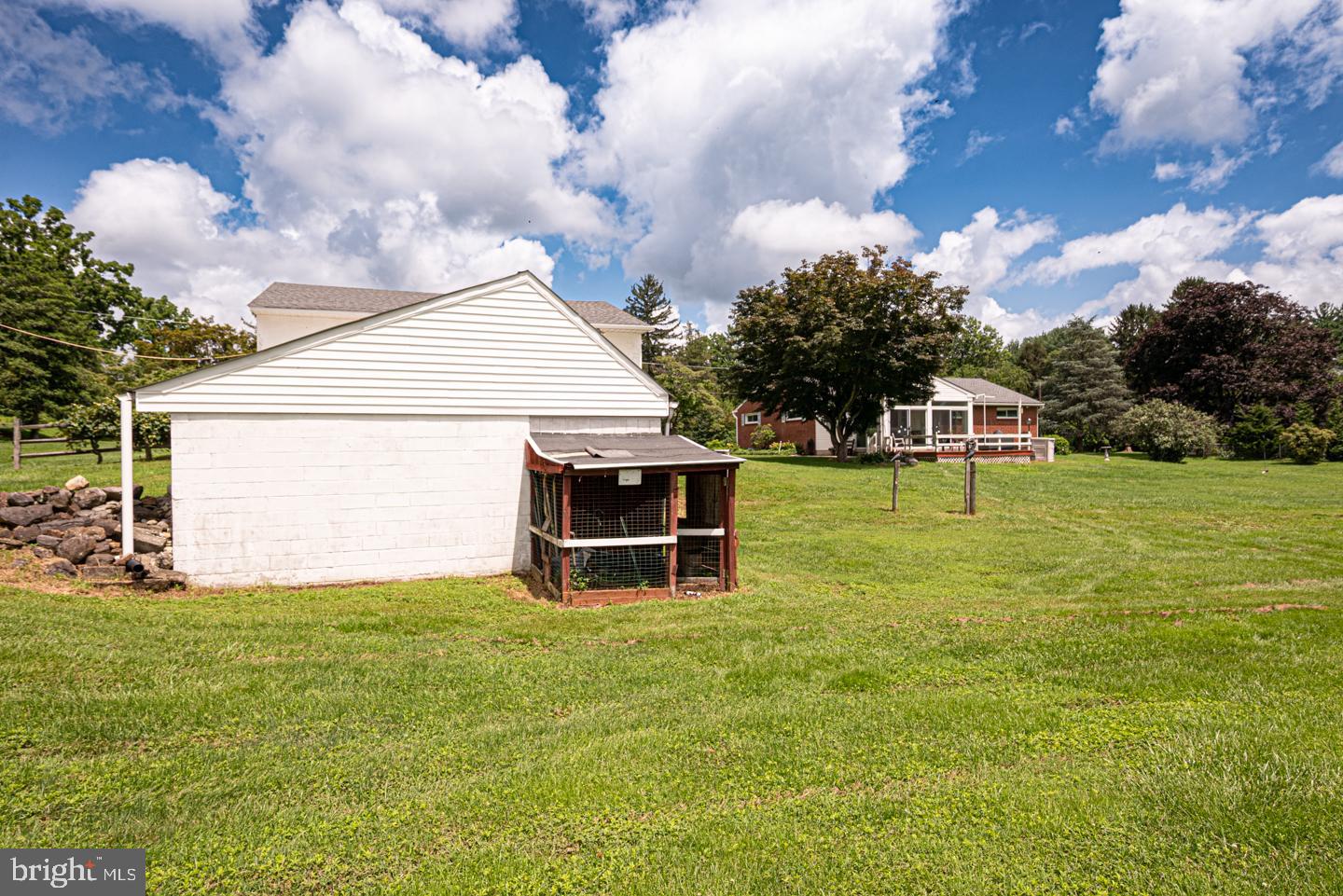 1090 Wilson Ave