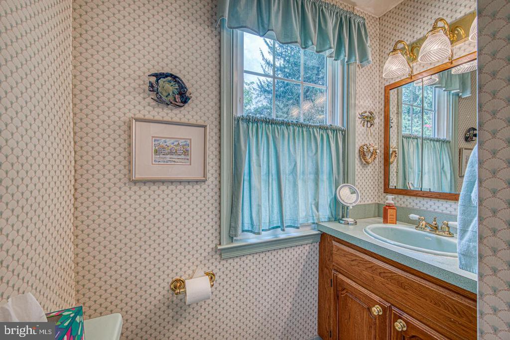 2 LOCUST LANE