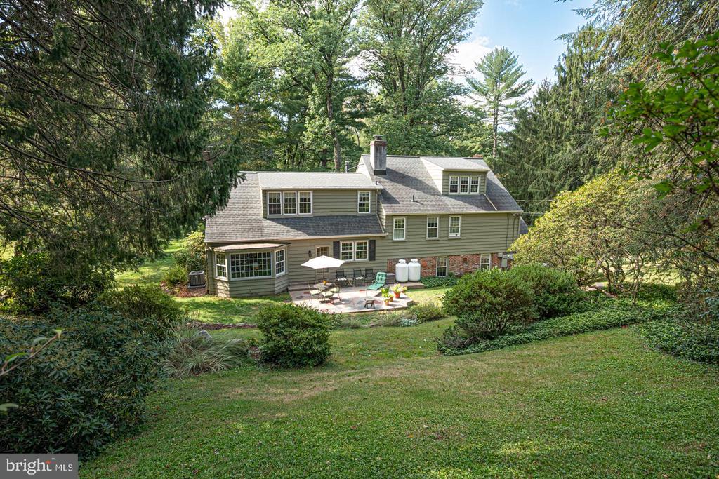2 LOCUST LANE