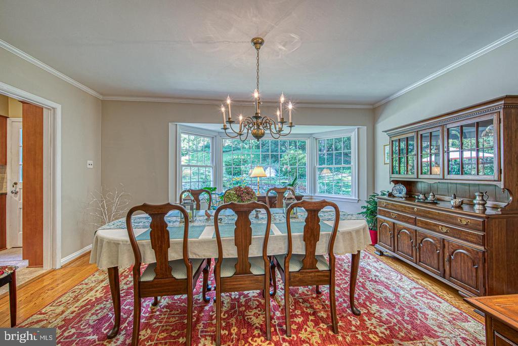 2 LOCUST LANE