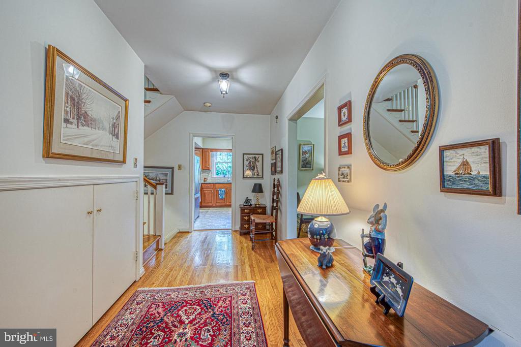 2 LOCUST LANE
