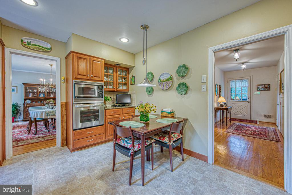 2 LOCUST LANE
