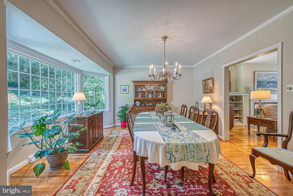 2 LOCUST LANE
