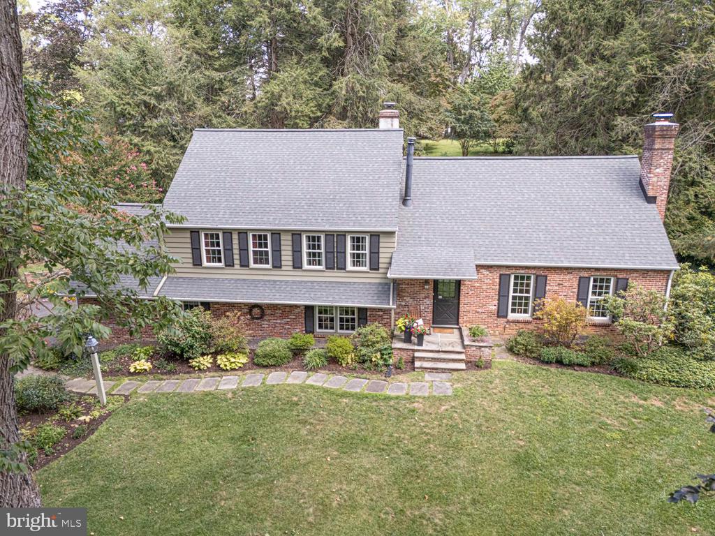 2 LOCUST LANE