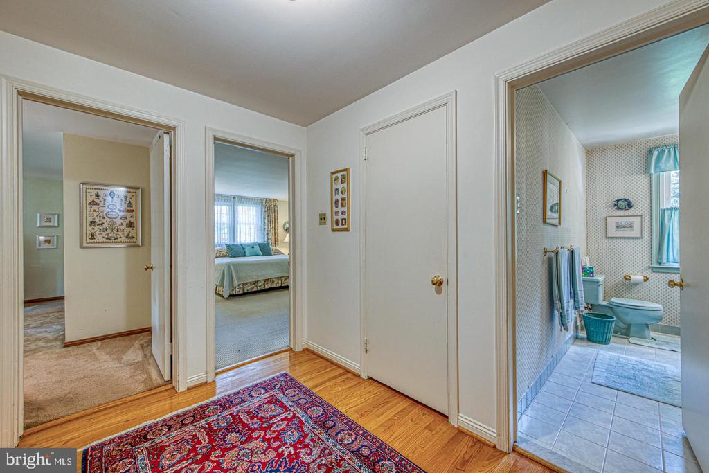 2 LOCUST LANE