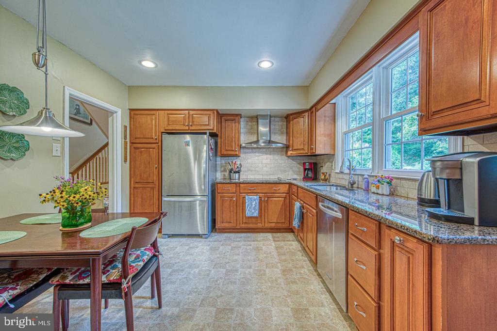 2 LOCUST LANE