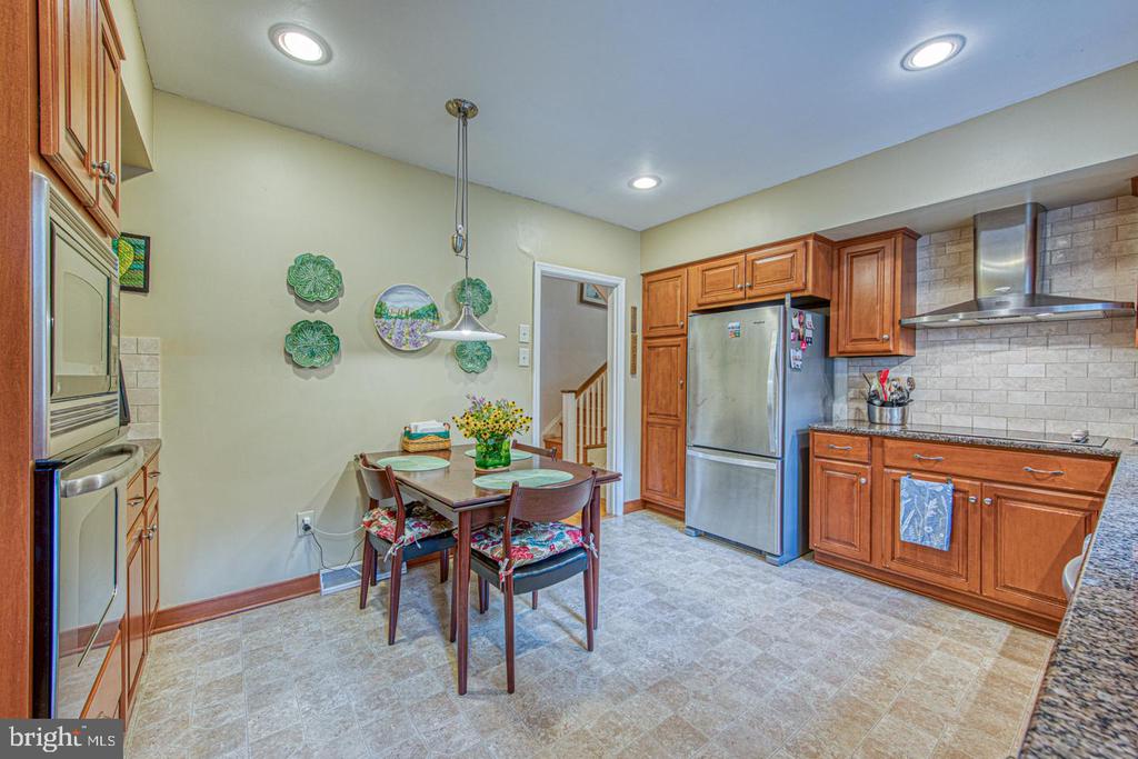 2 LOCUST LANE