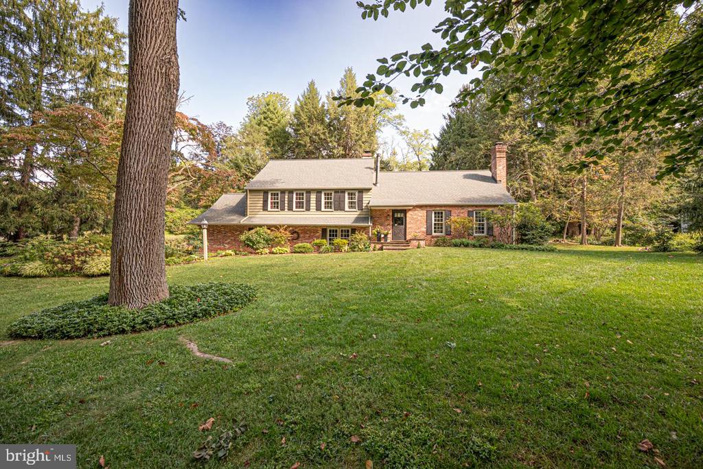 2 LOCUST LANE