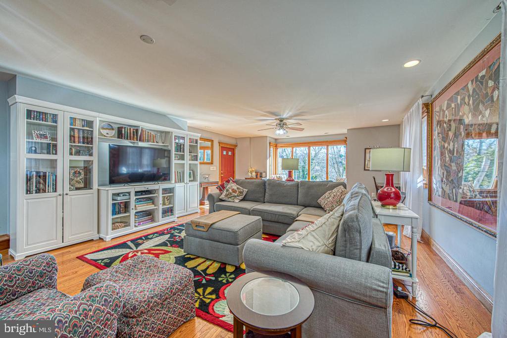470 FARNUM ROAD