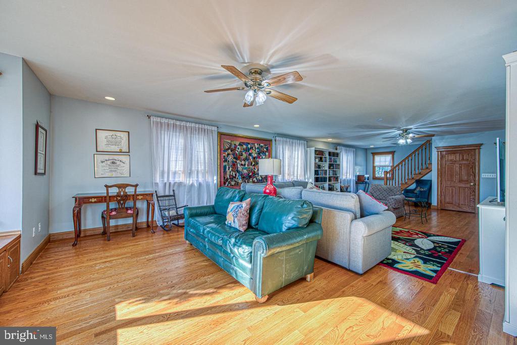 470 FARNUM ROAD