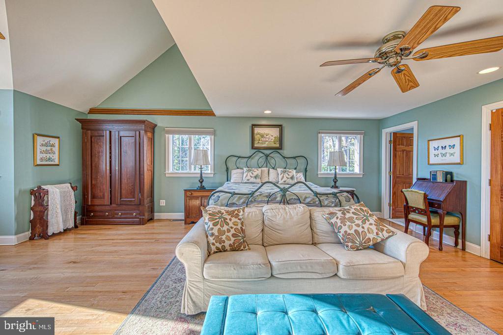 470 FARNUM ROAD