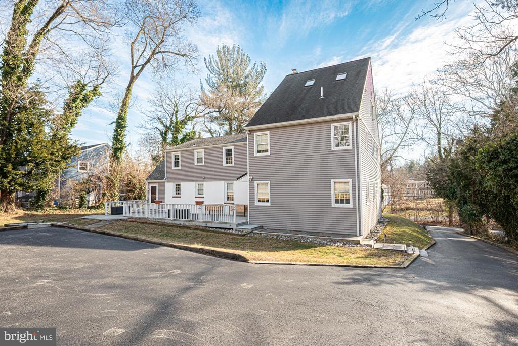 470 FARNUM ROAD