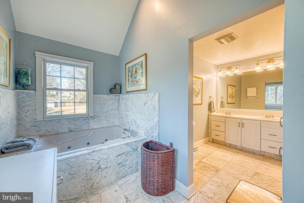 470 FARNUM ROAD