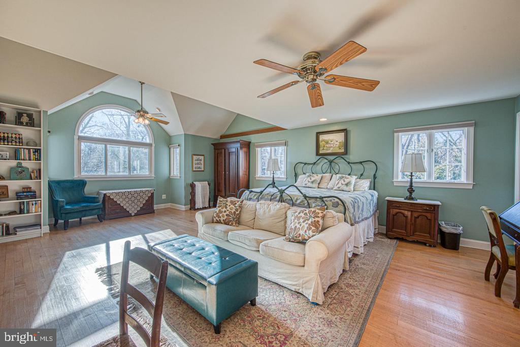 470 FARNUM ROAD