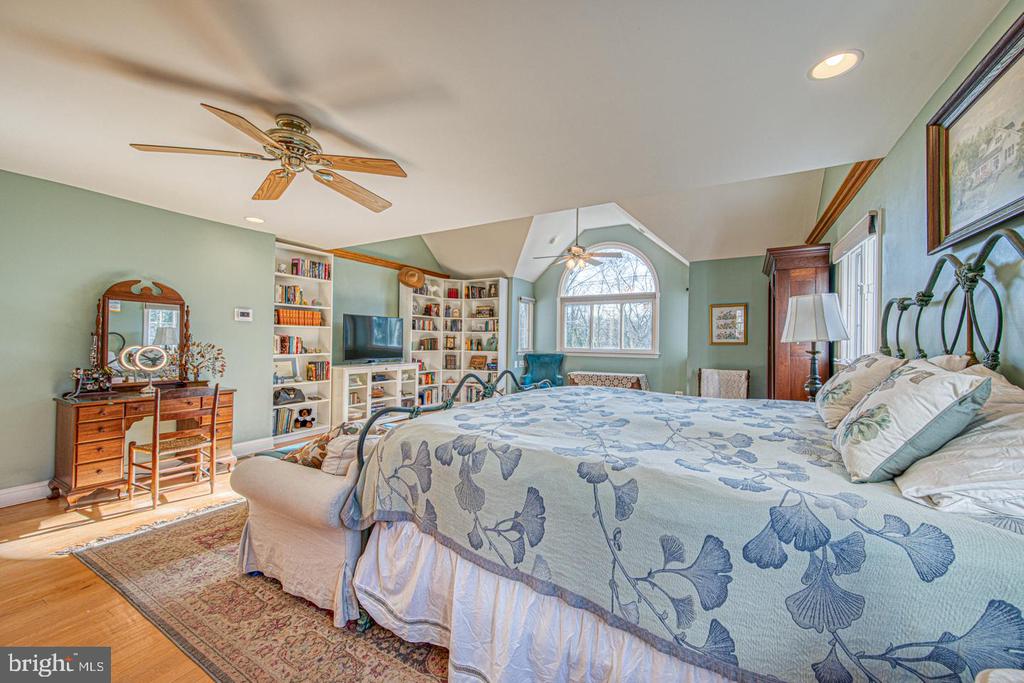470 FARNUM ROAD