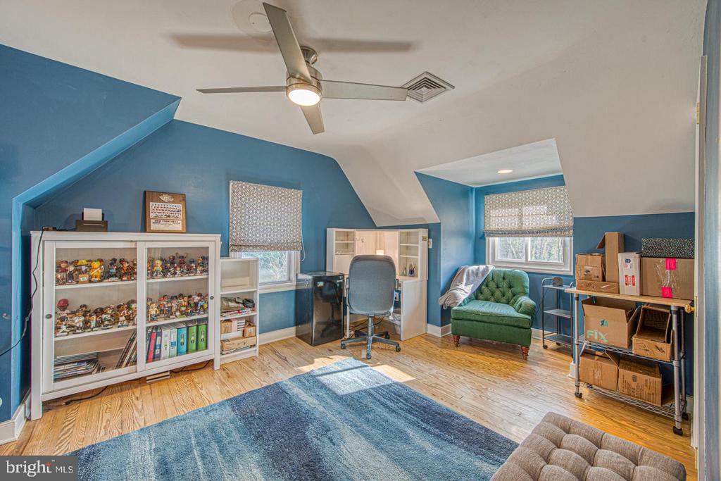 470 FARNUM ROAD
