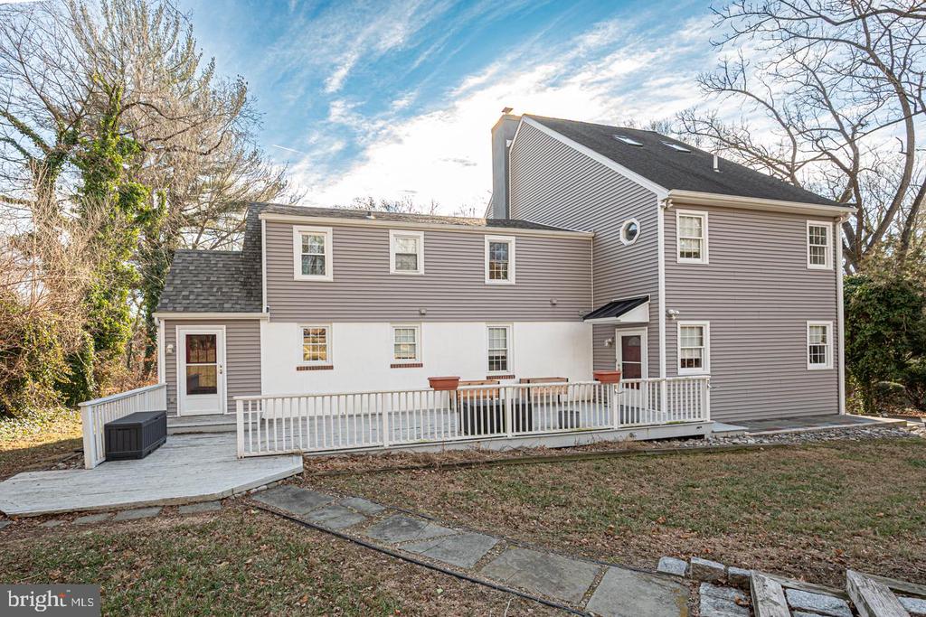 470 FARNUM ROAD