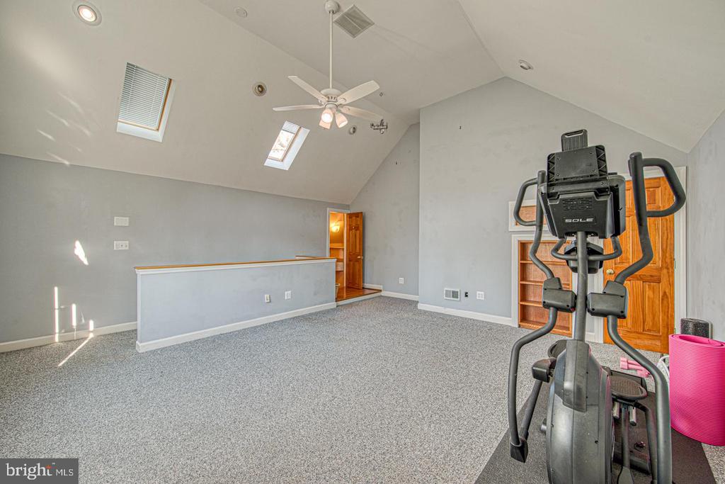 470 FARNUM ROAD