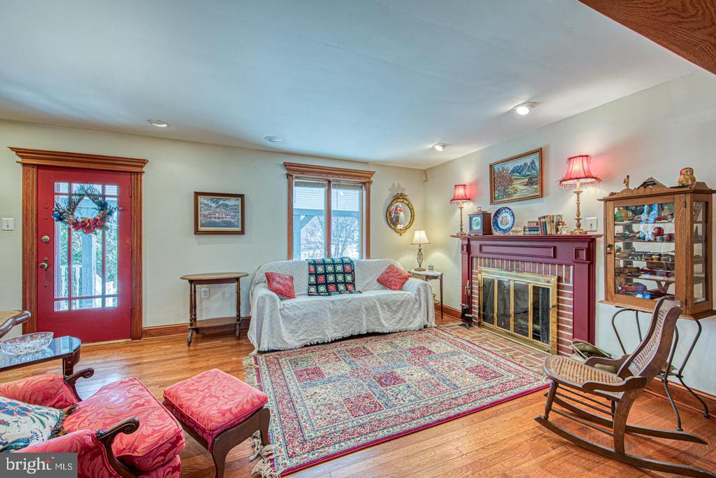 470 FARNUM ROAD