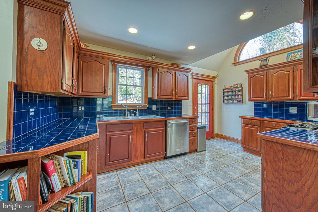 470 FARNUM ROAD