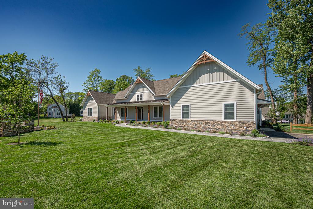657 N HEILBRON DRIVE A