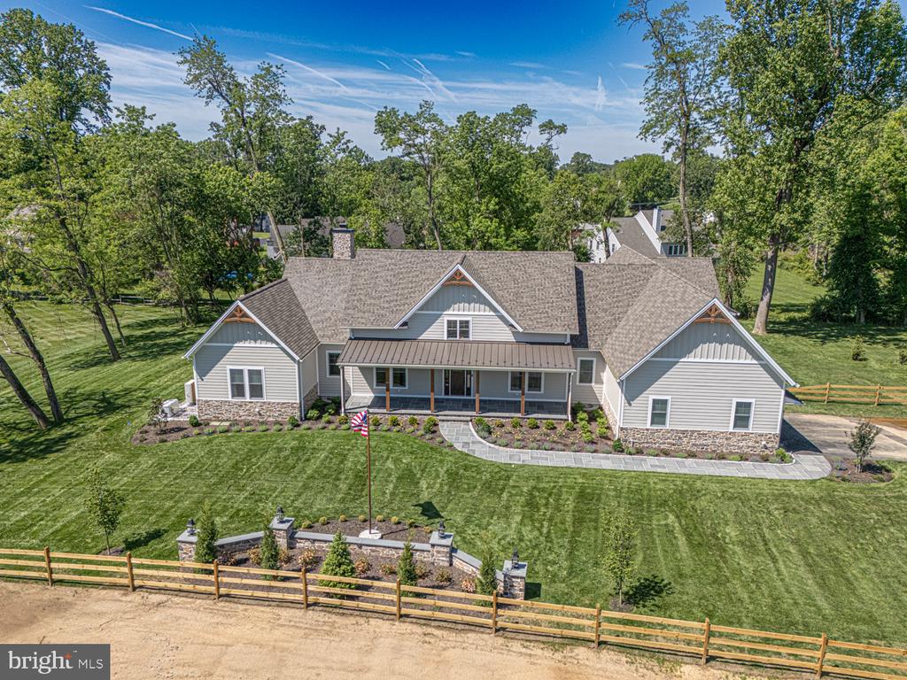 657 N HEILBRON DRIVE A