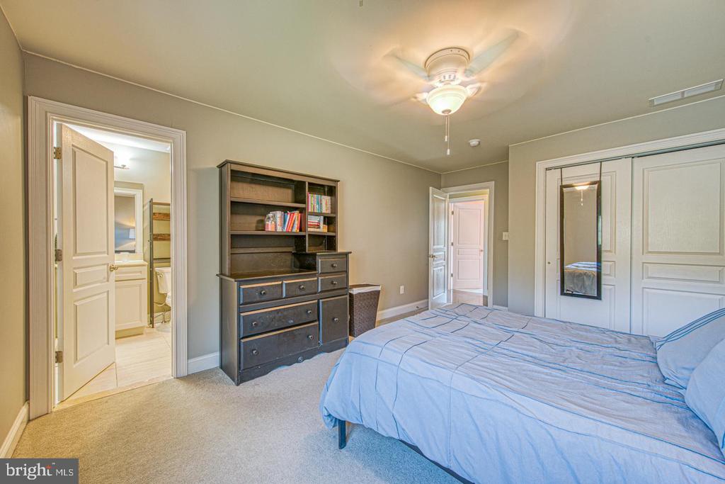 3215 CHARLES GRIFFIN DRIVE