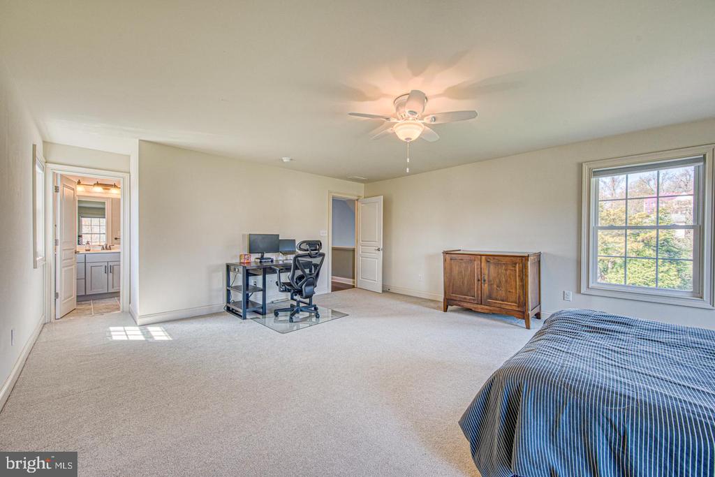 3215 CHARLES GRIFFIN DRIVE