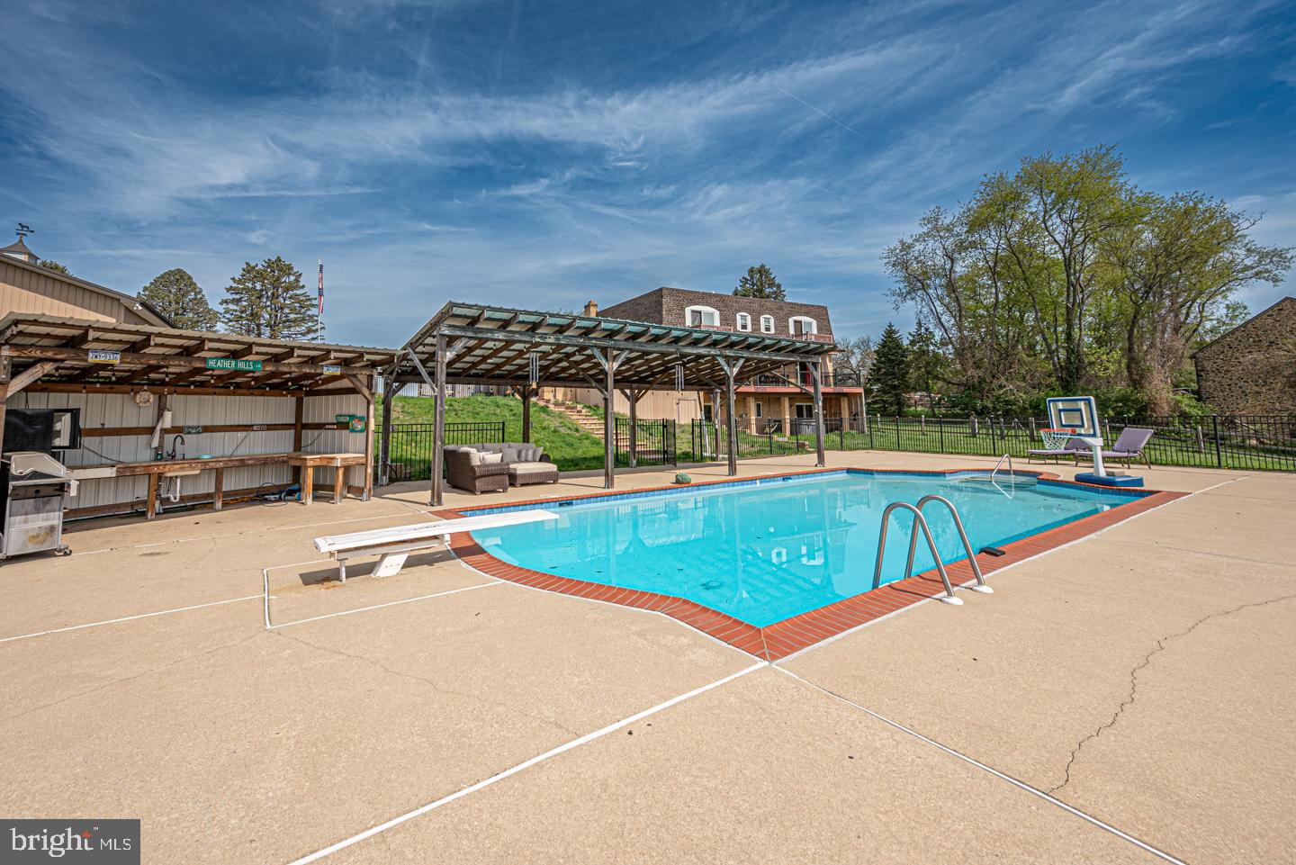 1530 HEATHER HILLS LANE