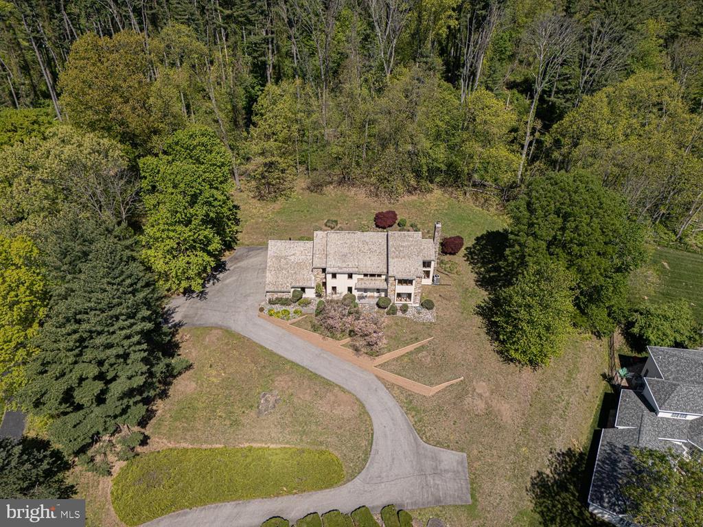 635 N HEILBRON DRIVE