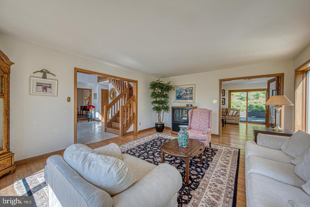 635 N HEILBRON DRIVE