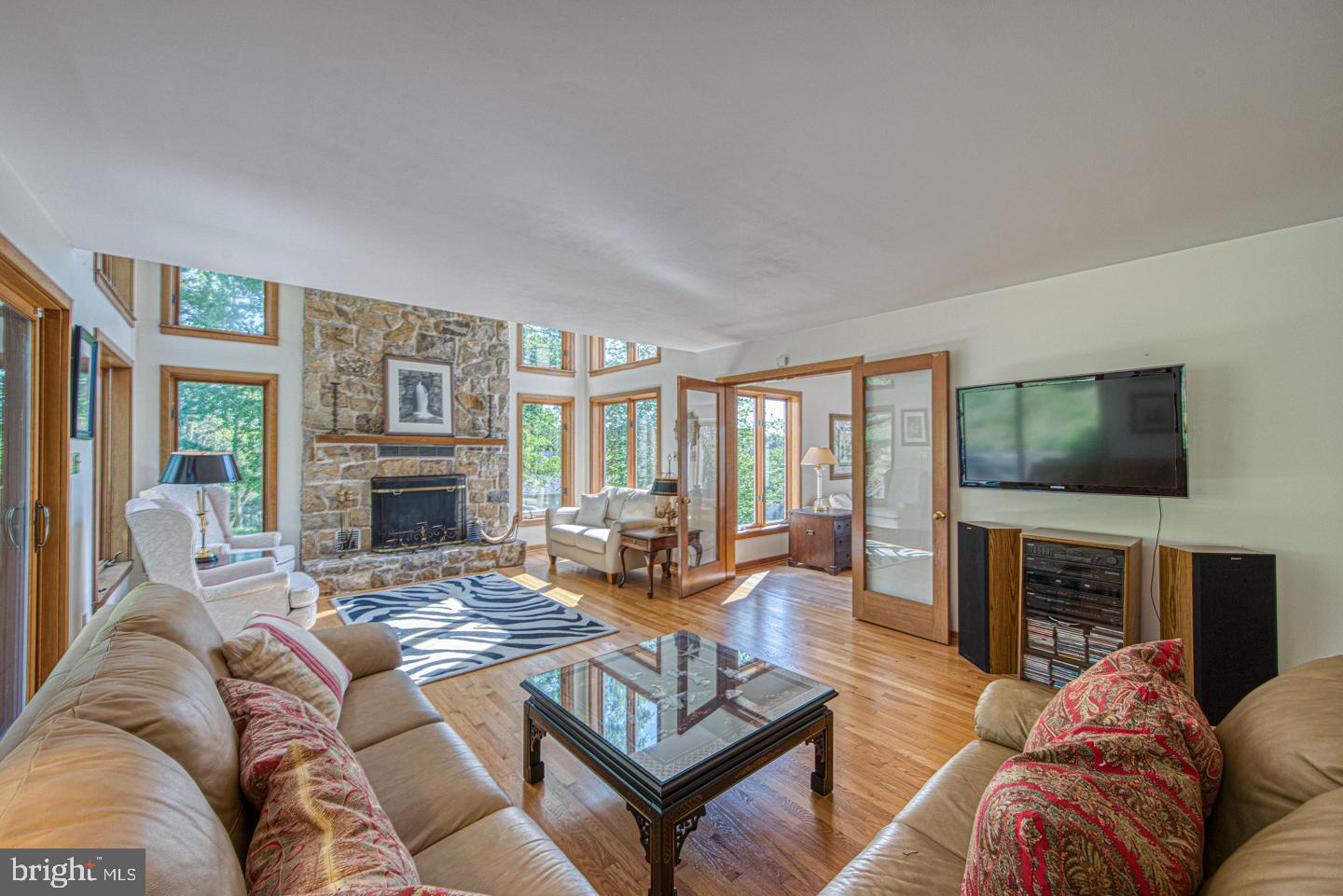 635 N HEILBRON DRIVE