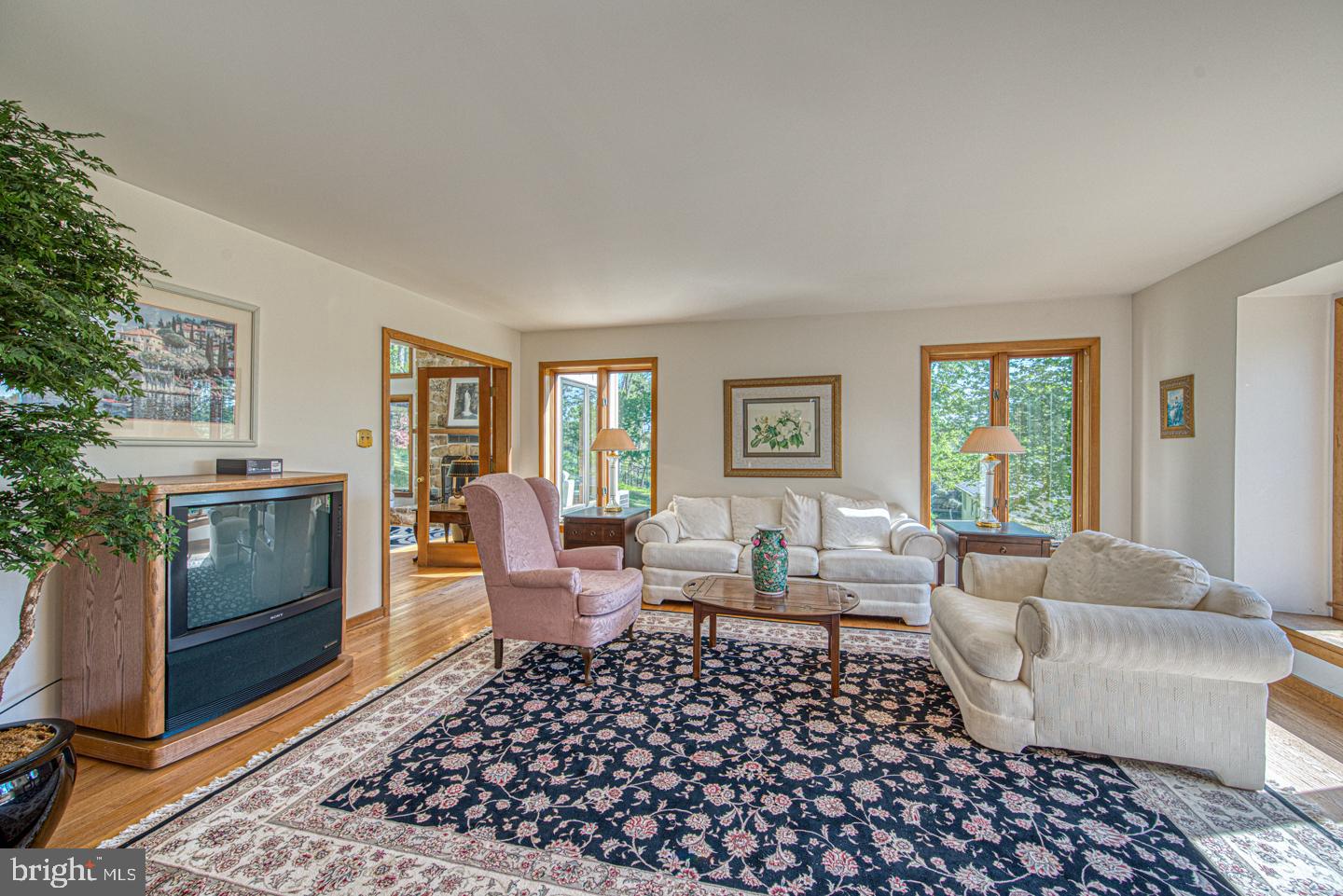 635 N HEILBRON DRIVE