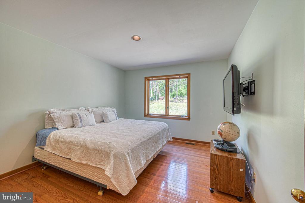 635 N HEILBRON DRIVE