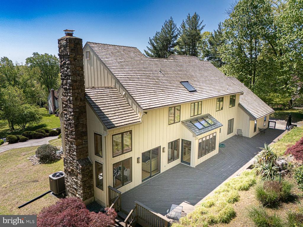 635 N HEILBRON DRIVE