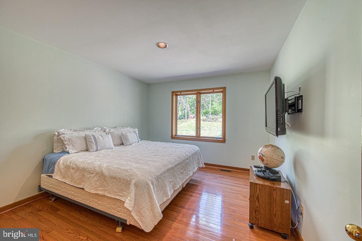 635 N HEILBRON DRIVE
