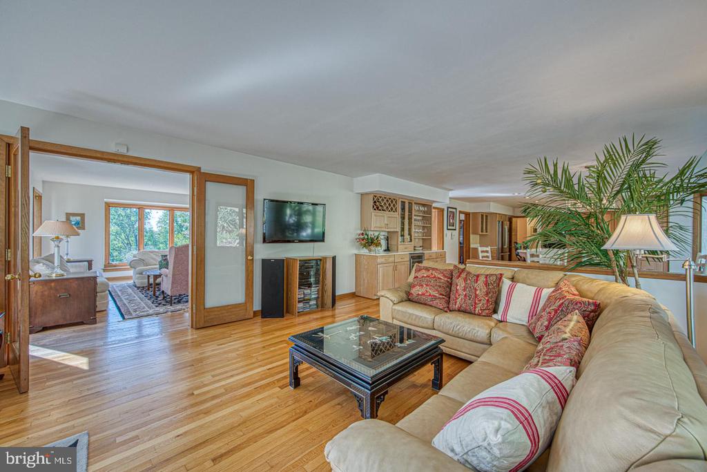 635 N HEILBRON DRIVE