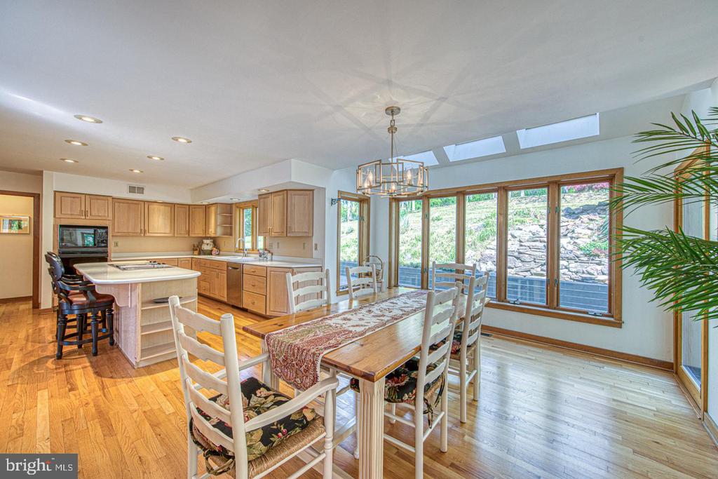 635 N HEILBRON DRIVE